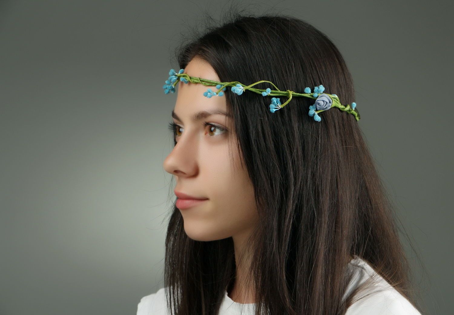 Headband with blue flowers photo 4