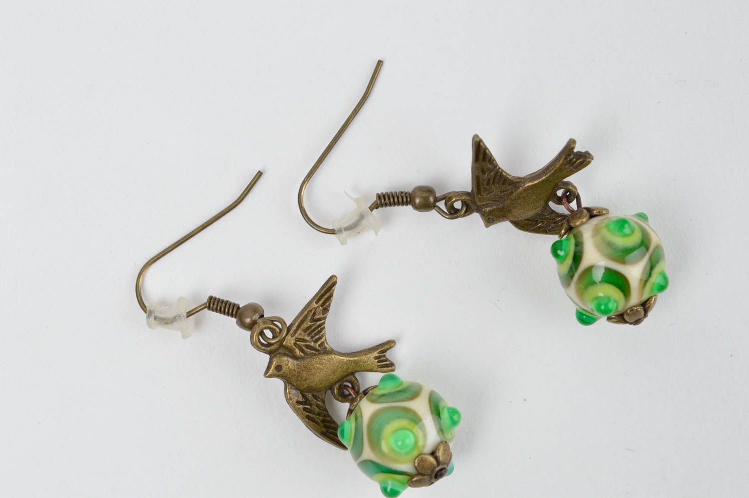 Boucles d'oreilles pendantes Bijou fait main en verre Cadeau femme Hirondelle photo 2