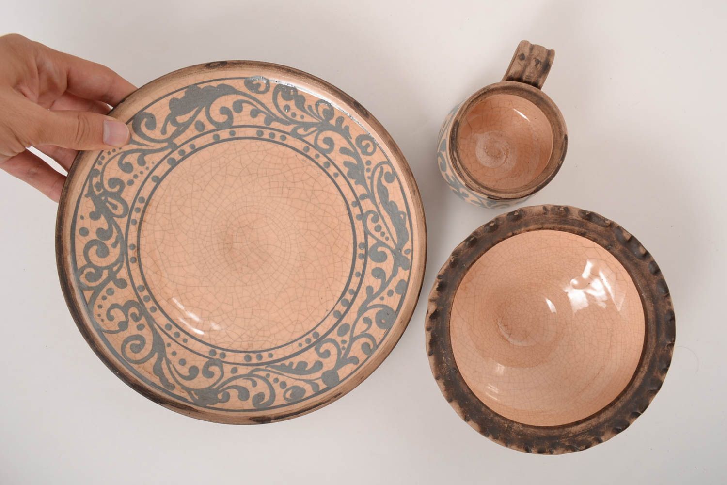Vajilla artesanal de cuenco plato y taza de cerámica utensilios de cocina 
 foto 2