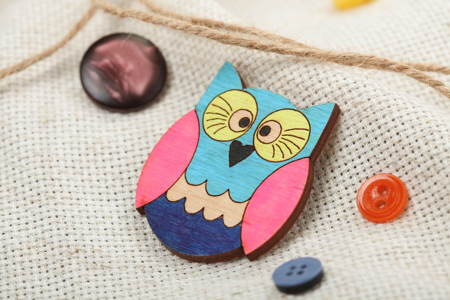 Handmade designer plywood animal brooch painted with acrylics colorful owl photo 1
