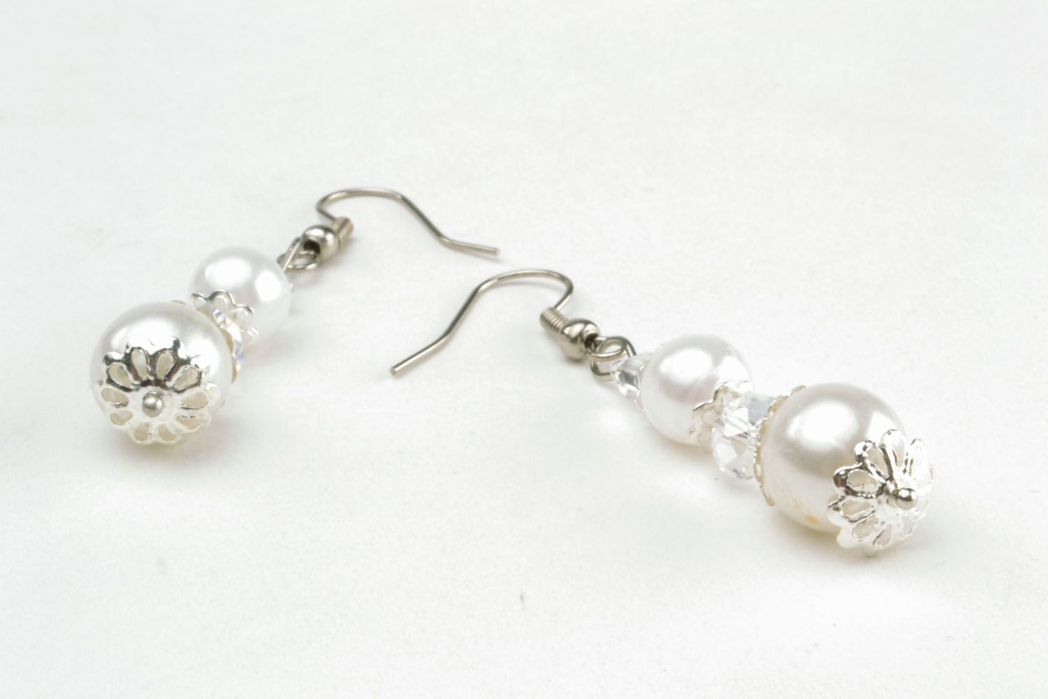 Ohrringe mit künstlichen Perlen foto 4