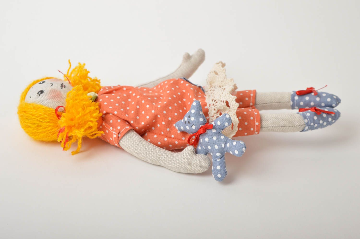 Кукла ручной работы авторская кукла из льна тряпичная кукла Девочка в платье фото 4