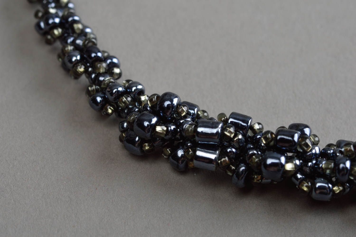 Collier noir Collier femme fait main Bijou fantaisie perles de rocaille design photo 5