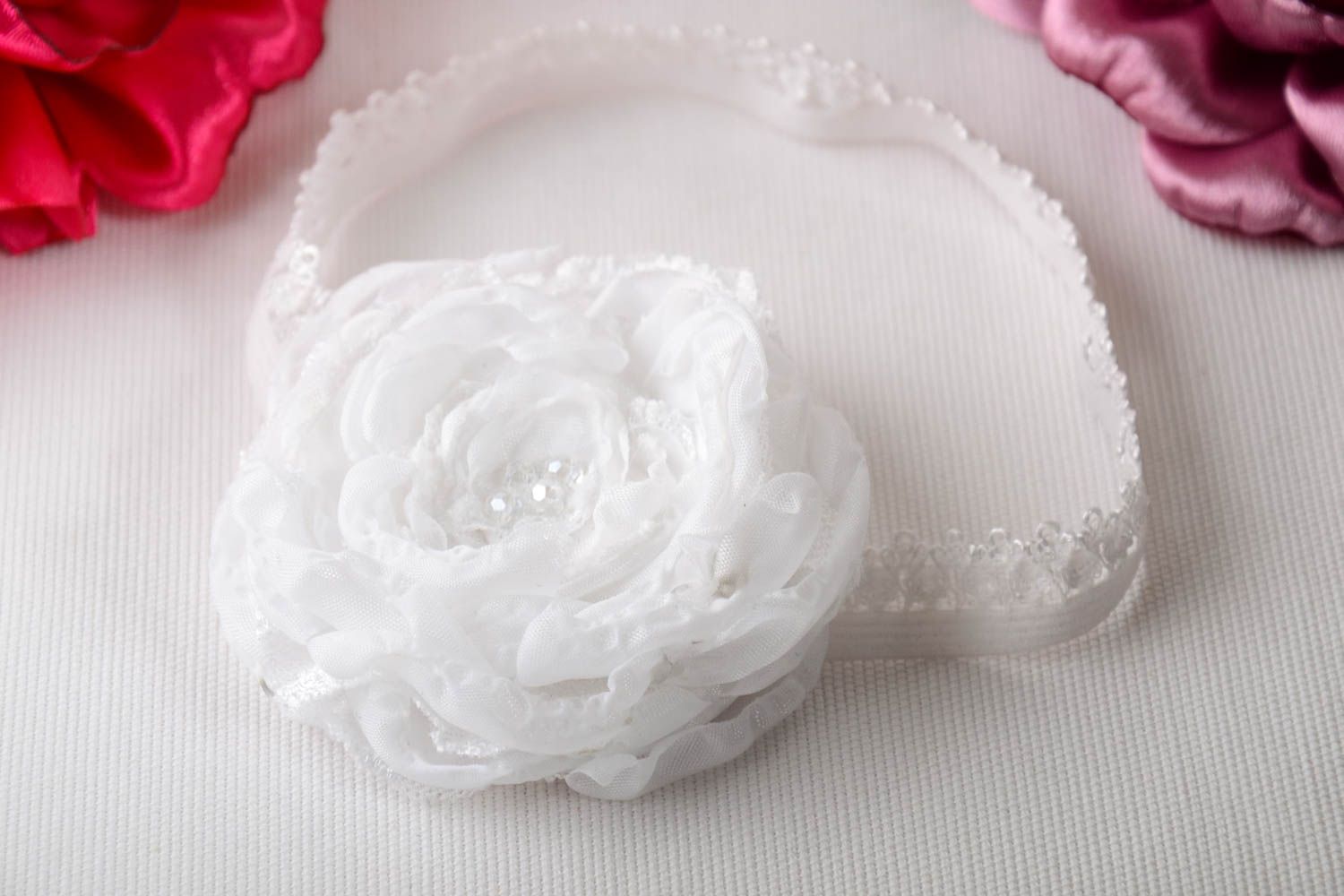 Handgefertigt Haarband Blumen Designer Accessoire Haarschmuck Blüte in Weiß foto 1