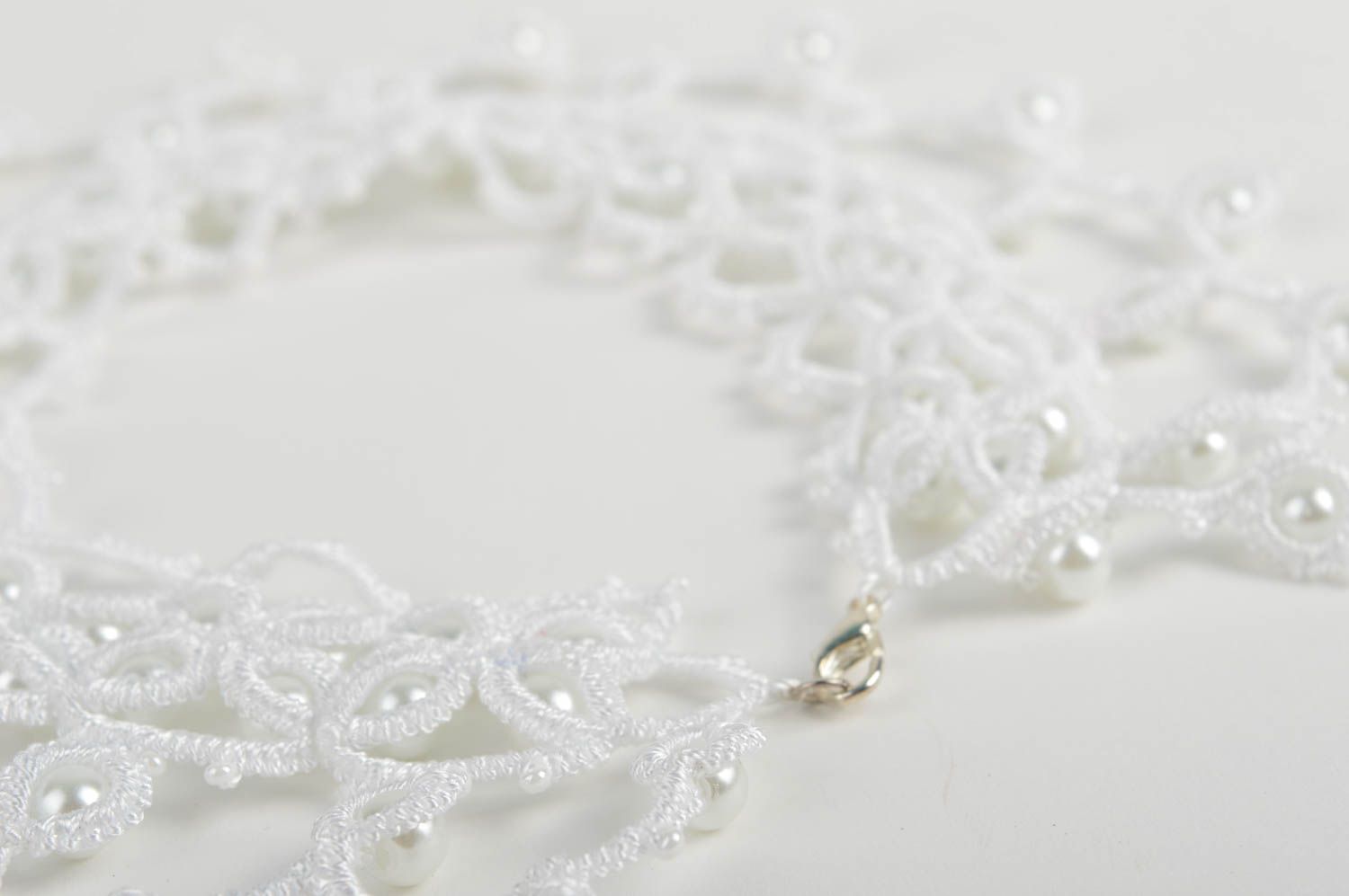 Collier perles de rocaille Bijou fait main textile blanc Accessoire femme photo 5