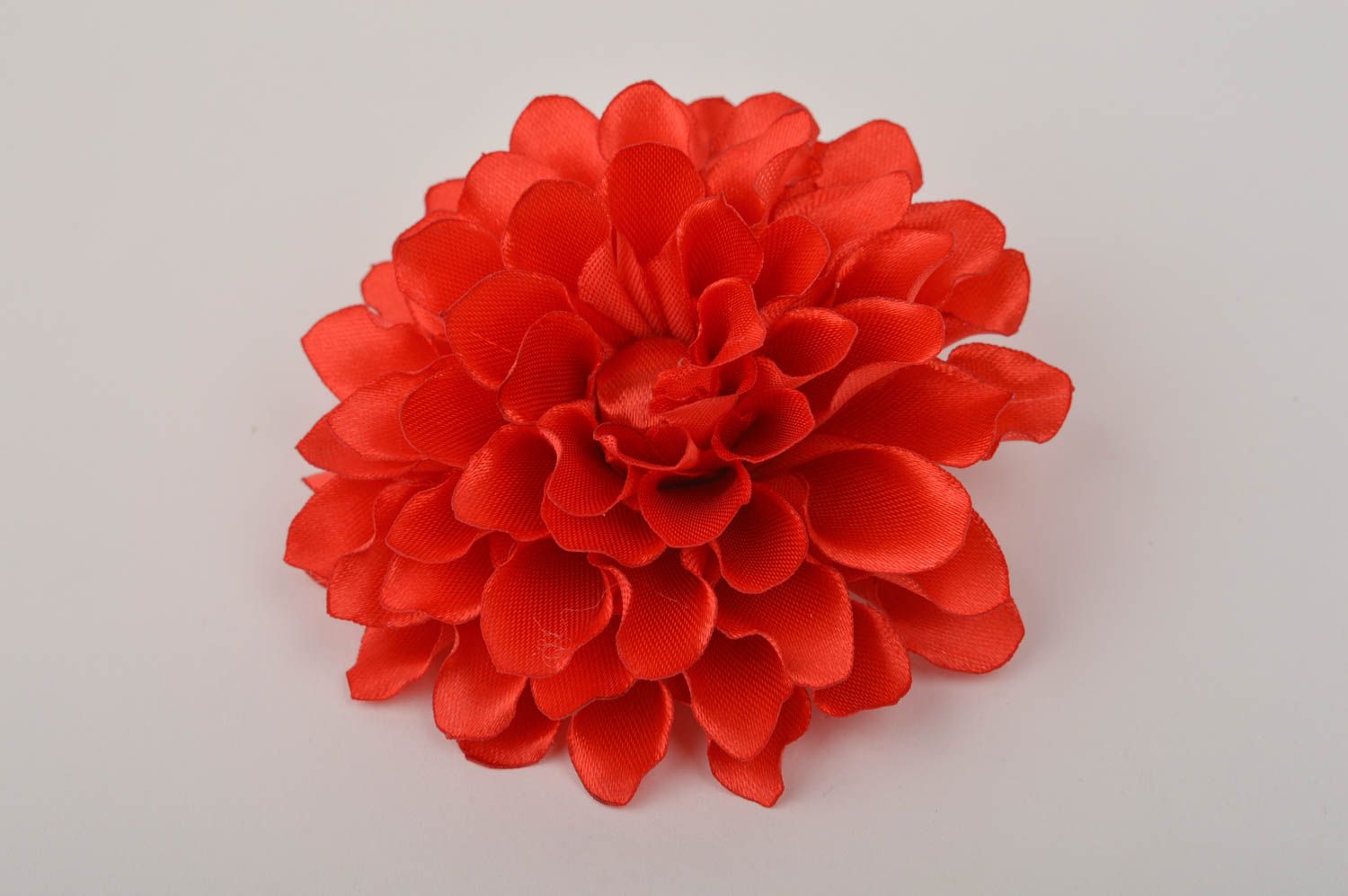 Broche Barrette fleur faite main en satin grande Cadeau femme Rose rouge photo 5