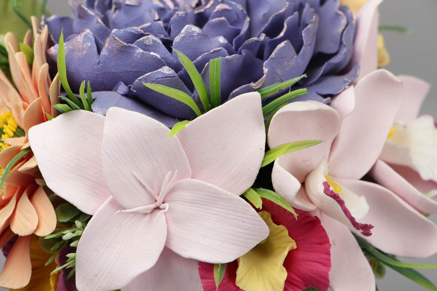 Composition florale décorative avec pivoine faite main photo 3