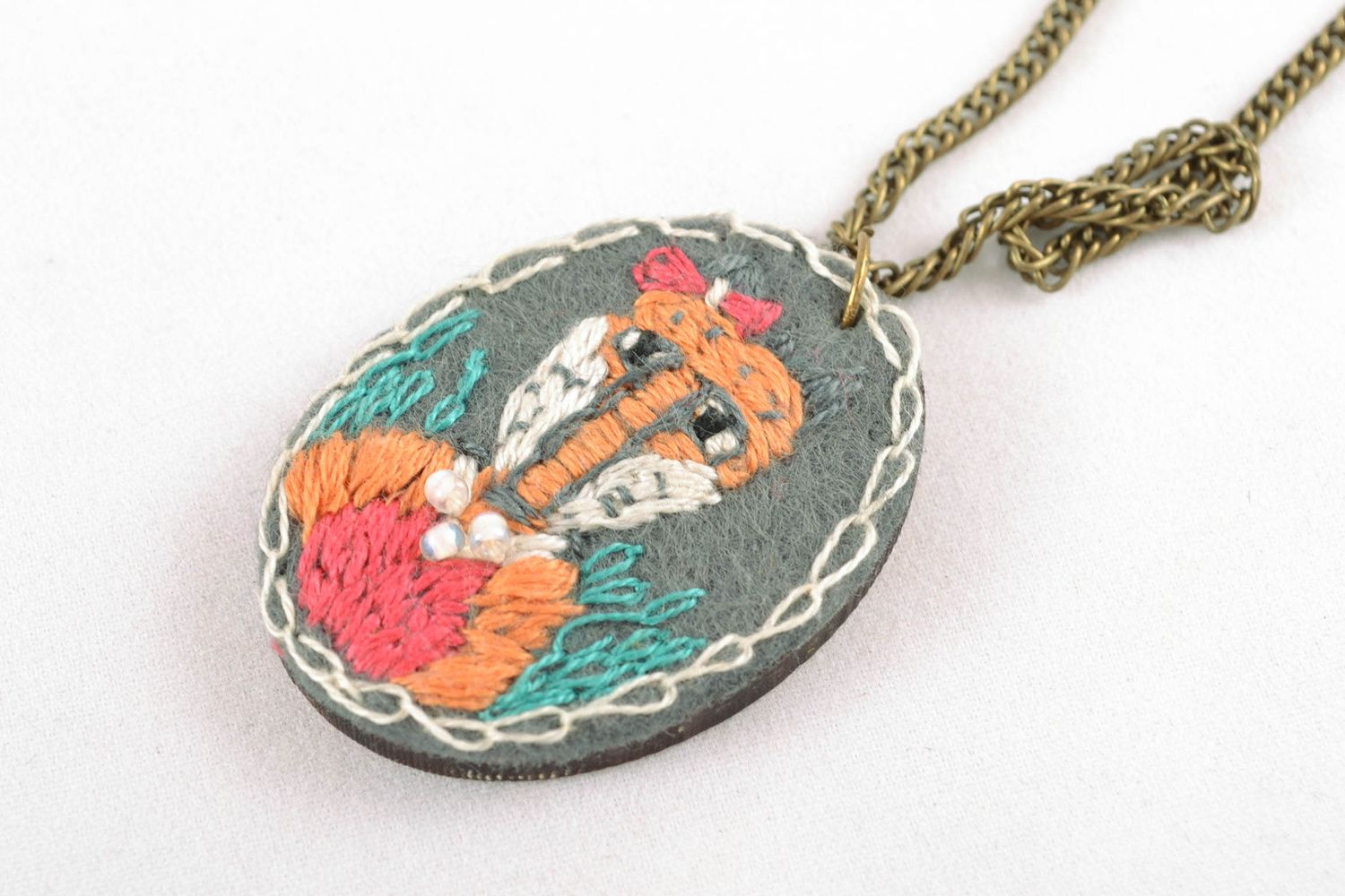 Designer pendant with satin stitch embroidery photo 3