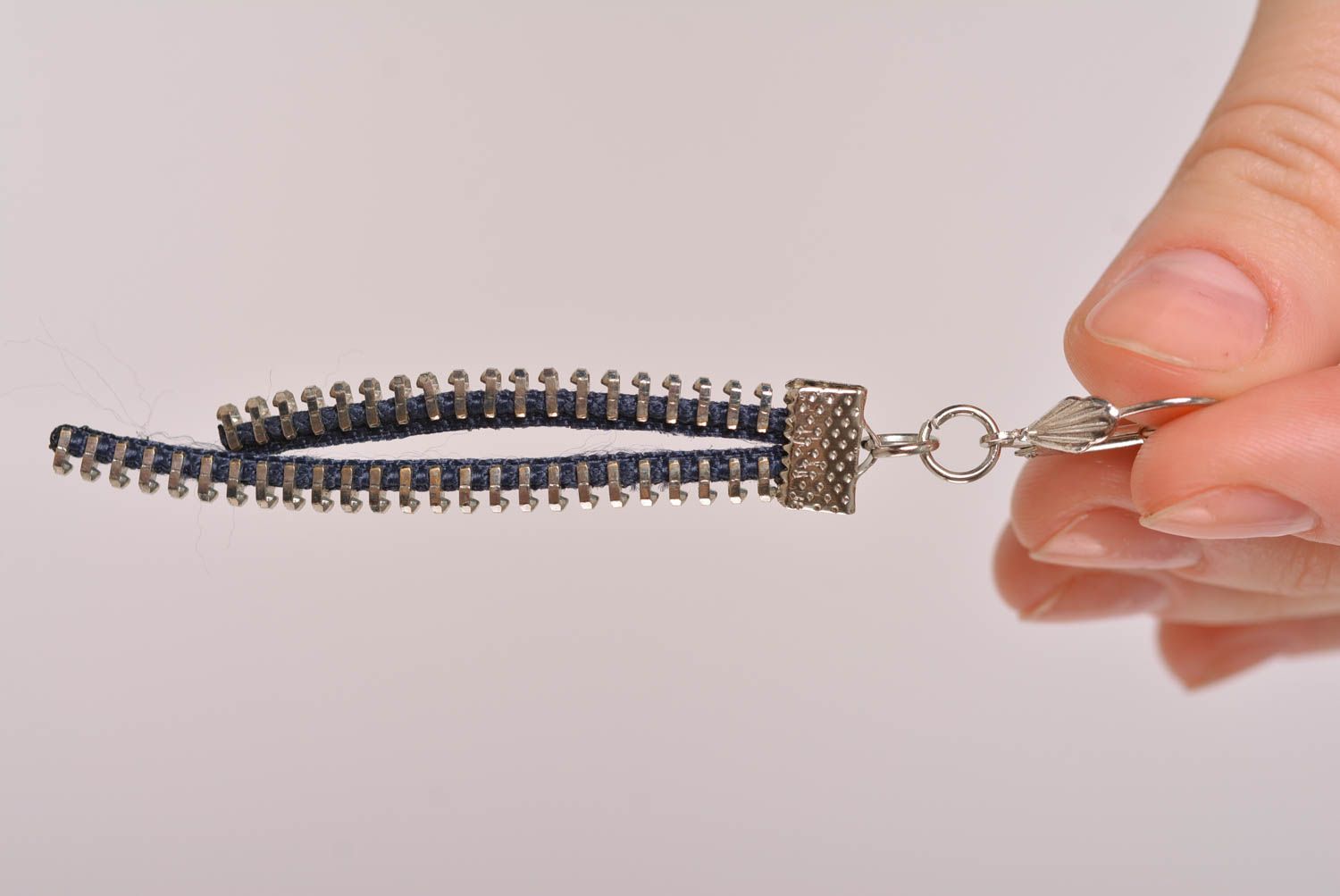 Schmuck Accessoires handgeschaffen lange Ohrhänger ungewöhnlich Damen Armband foto 5