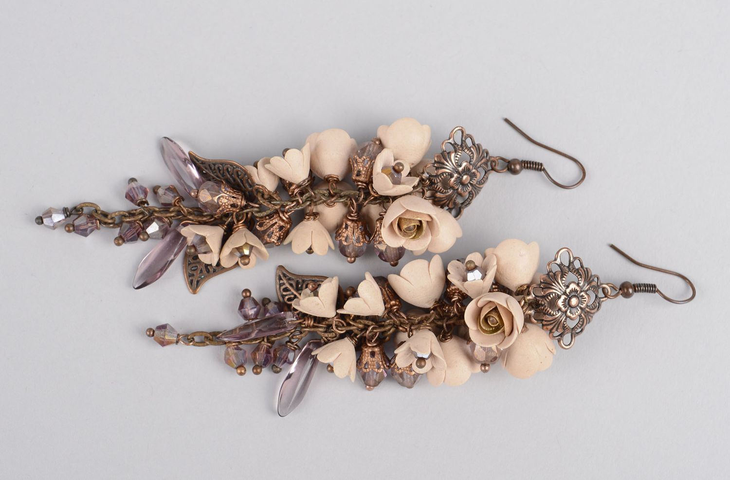 Handmade lange Blumen Ohrringe beige Polymer Schmuck Accessoire für Frauen foto 4