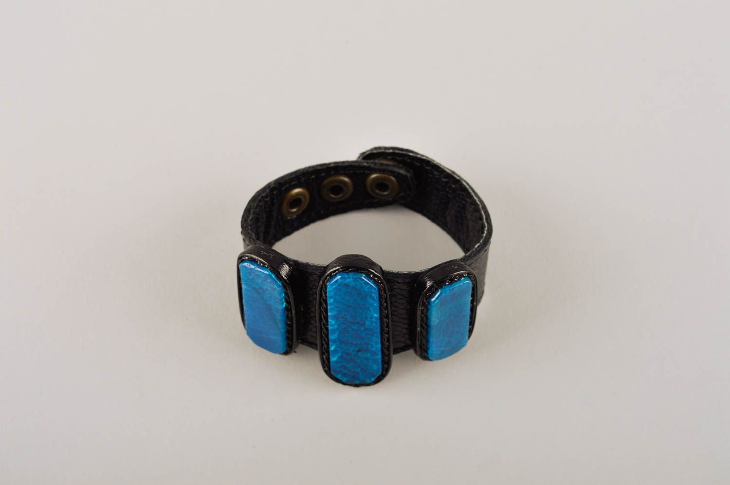 Bracelet cuir Bijoux fait main design insolite de créateur Accessoires cuir photo 2