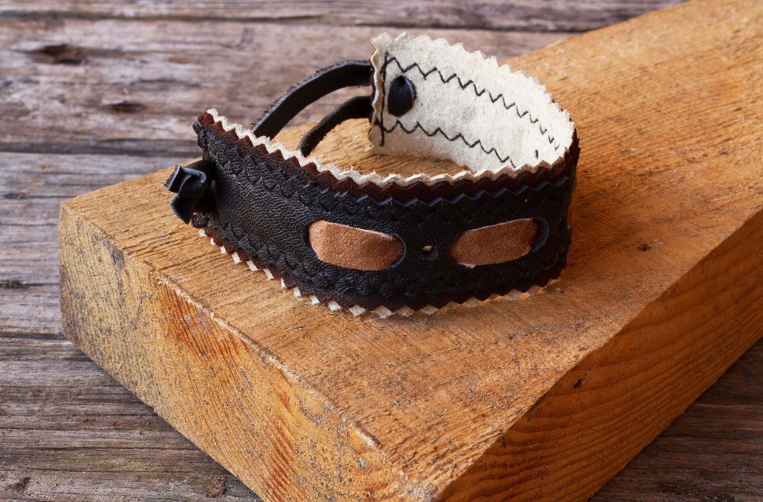 Leather handmade bracelet photo 4