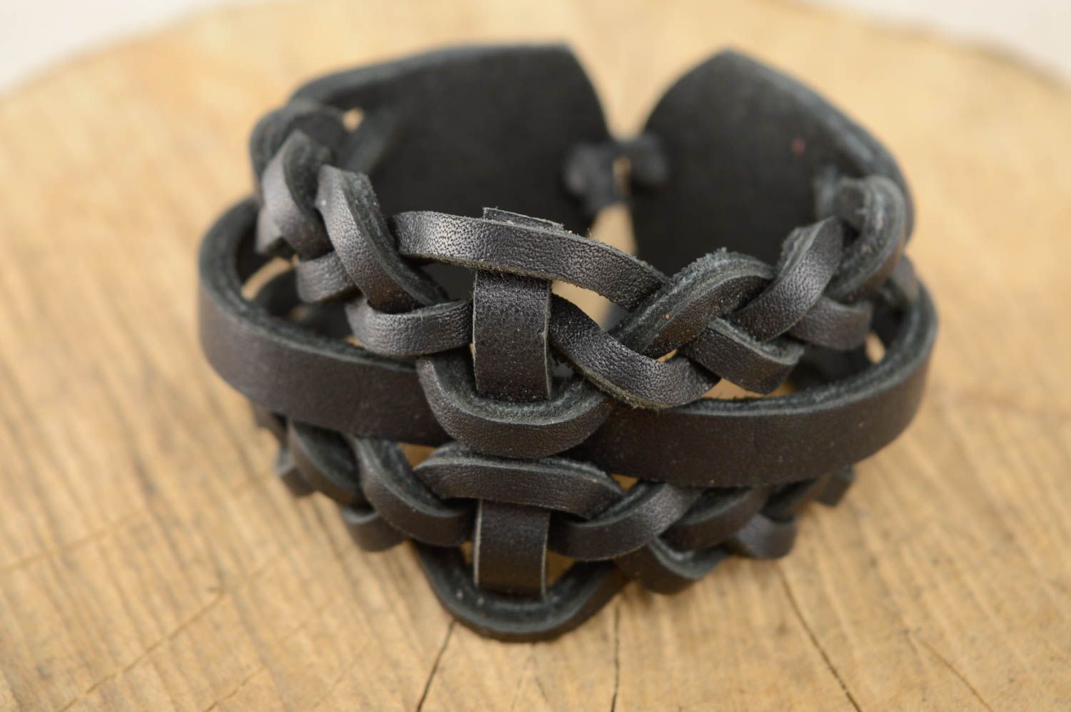 Bracelet tressé en cuir naturel noir large fait main de design pour femme  photo 1