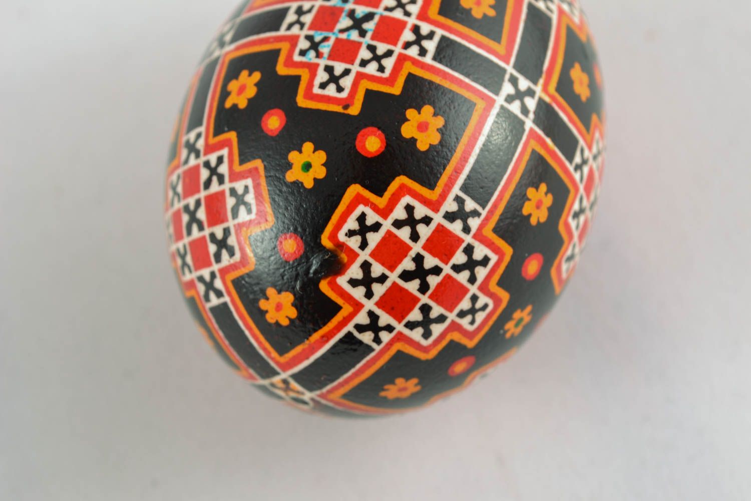 Designer painted egg with ornament photo 2