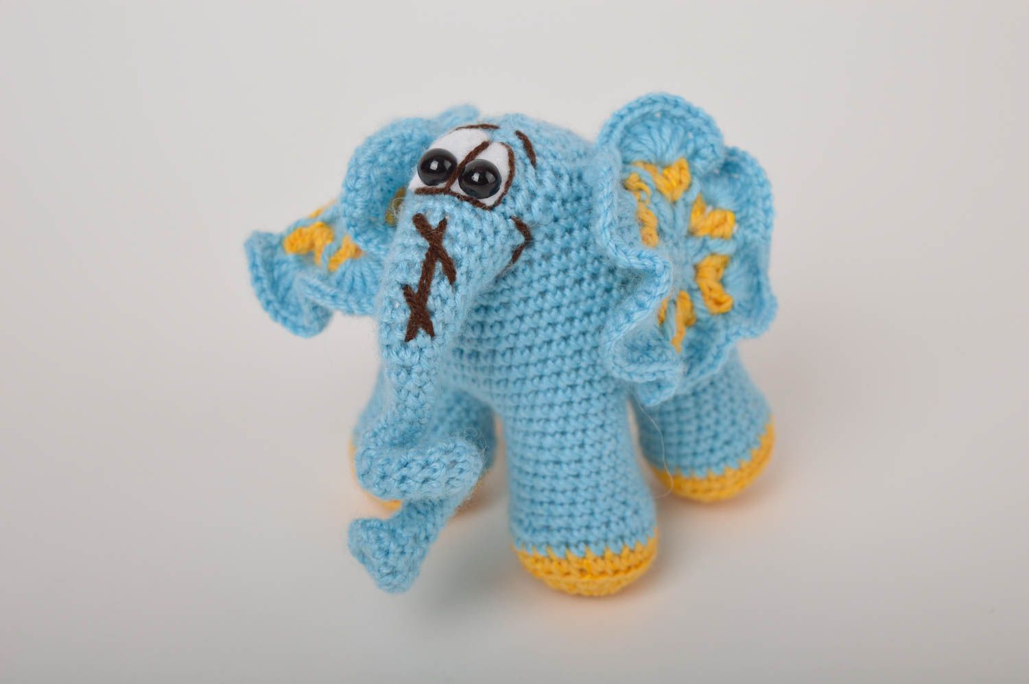 Jouet éléphant bleu clair Peluche faite main tricotée Cadeau pour enfant photo 2