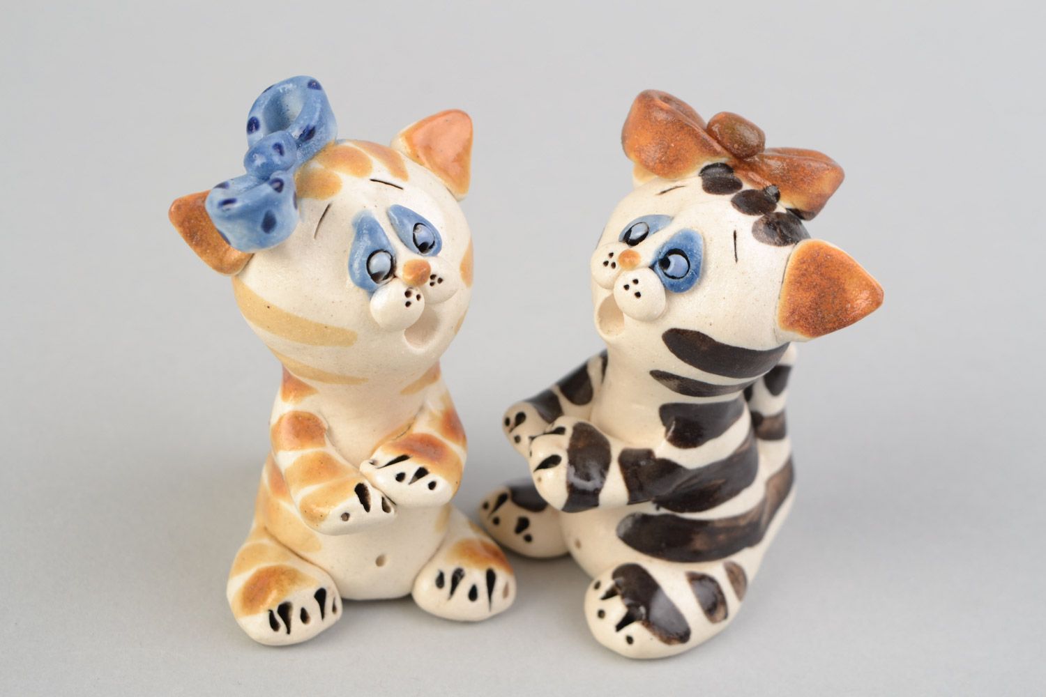 Set of 2 homemade decorative ceramic miniature figurines of striped kittens photo 1