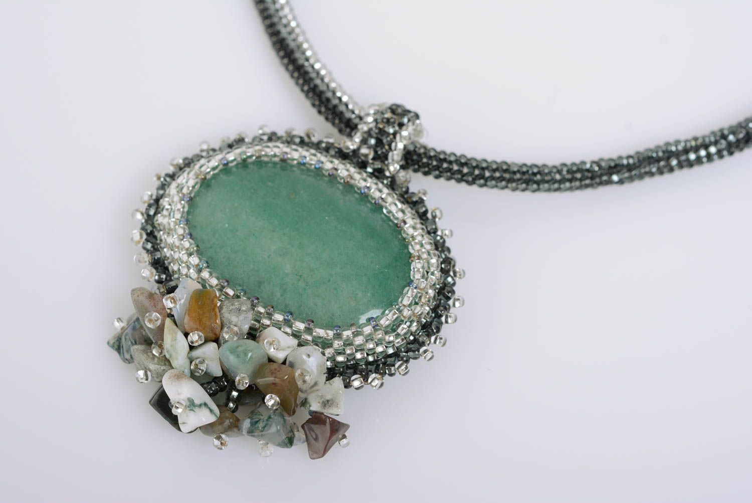 Handmade designer elegant beaded pendant necklace with natural onyx stone  photo 2