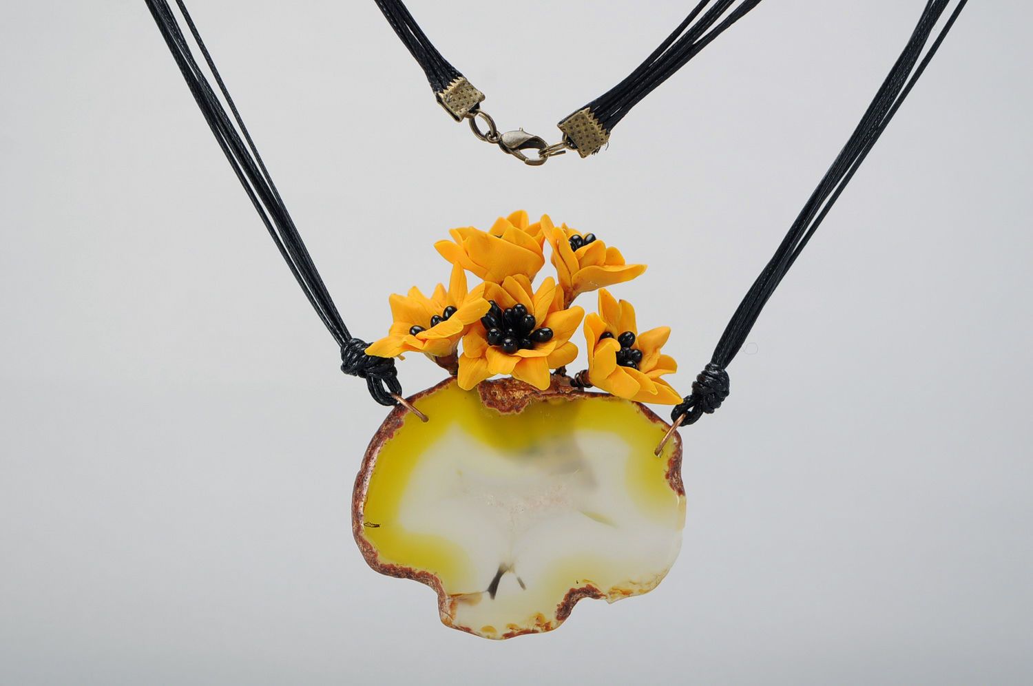 Pendant with agate and polymer clay photo 3