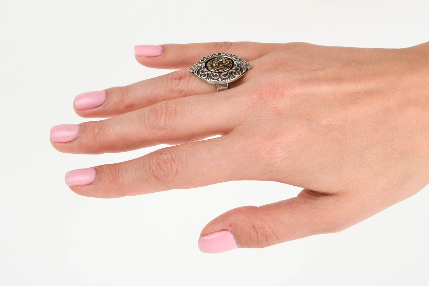 Кольцо ручной работы металлическое украшение золотой лев женский перстень фото 2