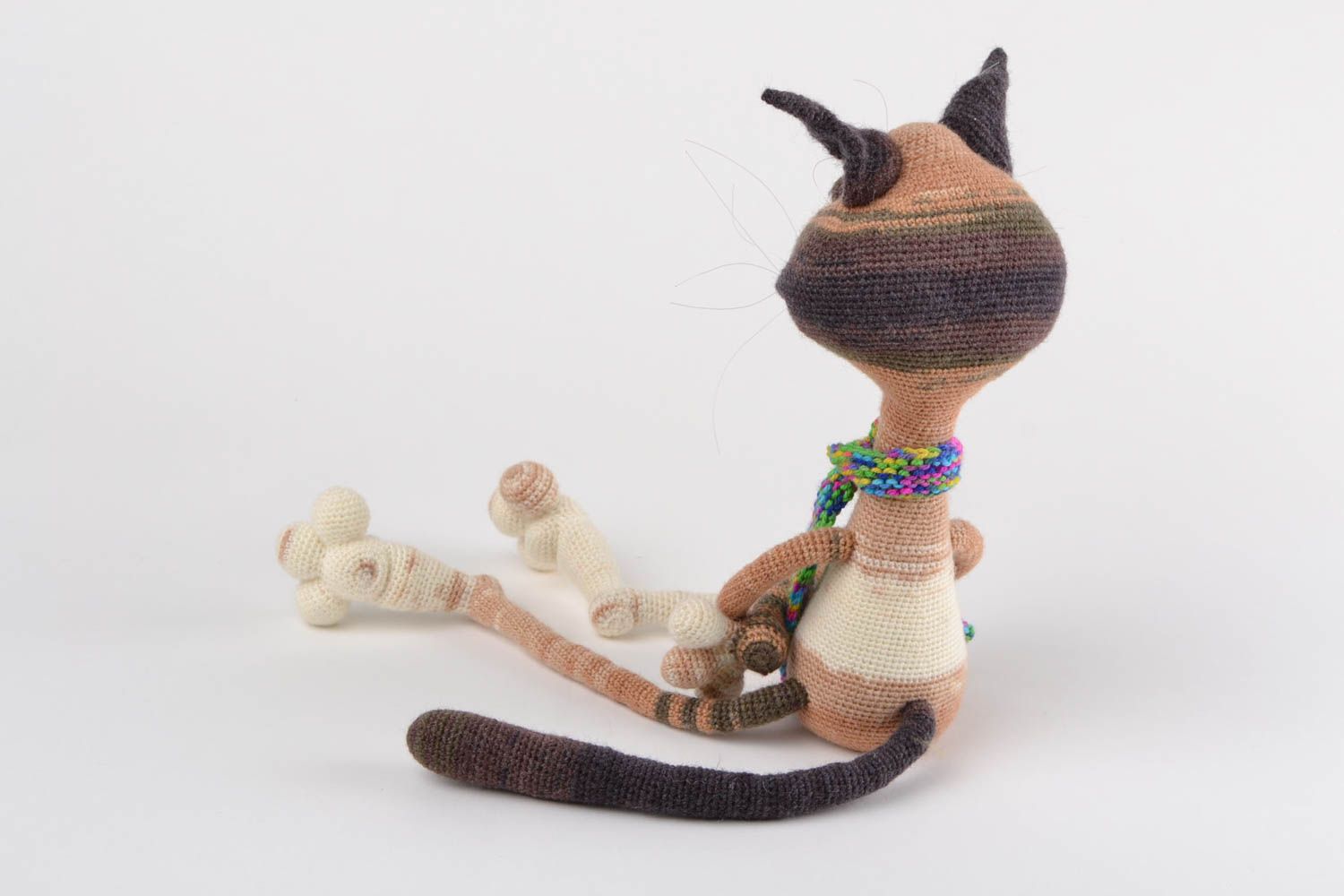 Peluche tricotée chat faite main brun beige jouet pour décoration de maison photo 4
