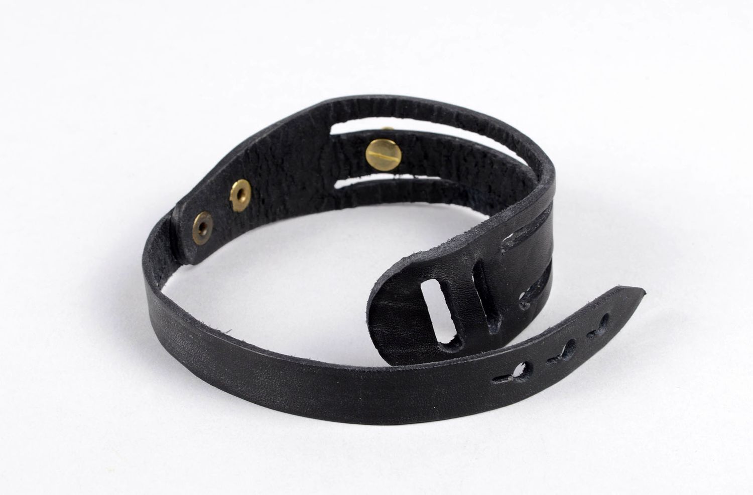 Bracelet en cuir noir Bijou fait main style casual design Accessoire femme photo 4