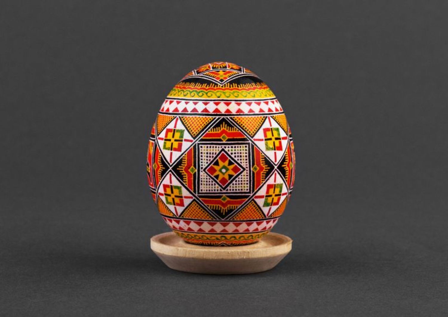 L'uovo pasquale dipinto a mano L'uovo decorativo fatto a mano L'uovo ucraino 
 foto 4