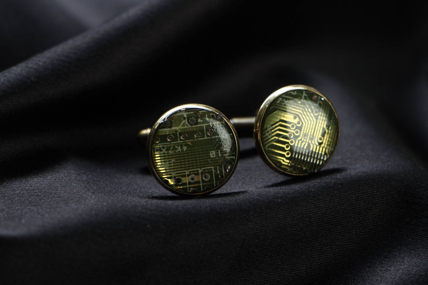 Unusual cufflinks for shirt with microcircuits photo 1