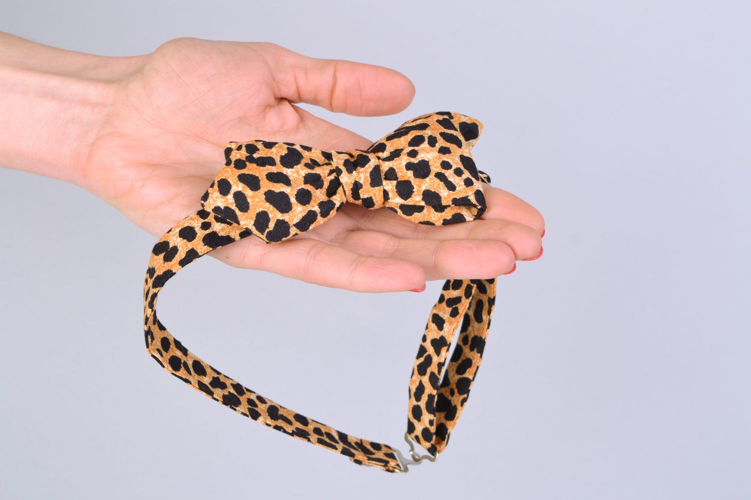 Noeud papillon en tissu de coton américain original fait main design léopard photo 2