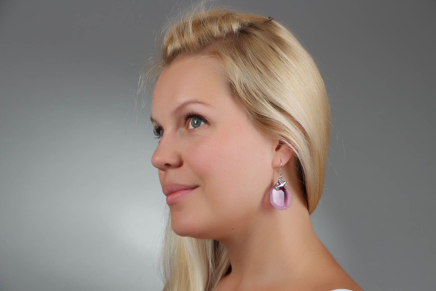 Pendant earrings with geranium petals photo 4