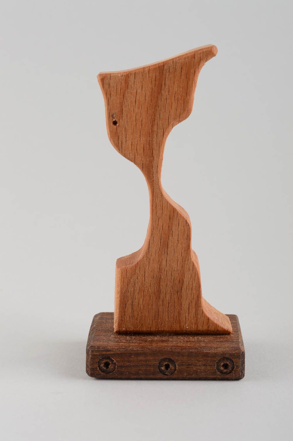 Figura de madera artesanal con forma de reloj de arena original foto 2