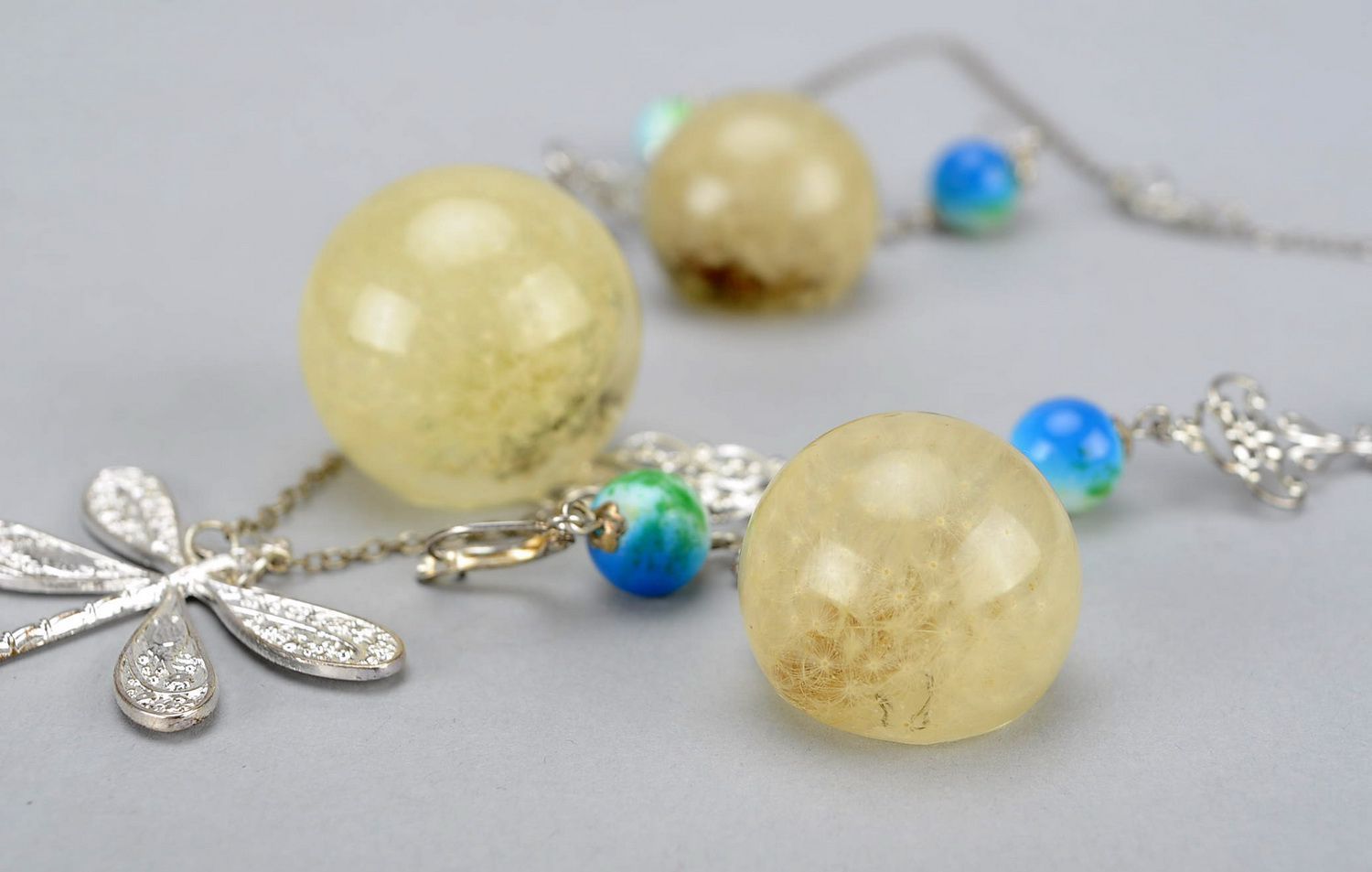 Conjunto de jóias com resina epóxi: colar e brincos foto 1