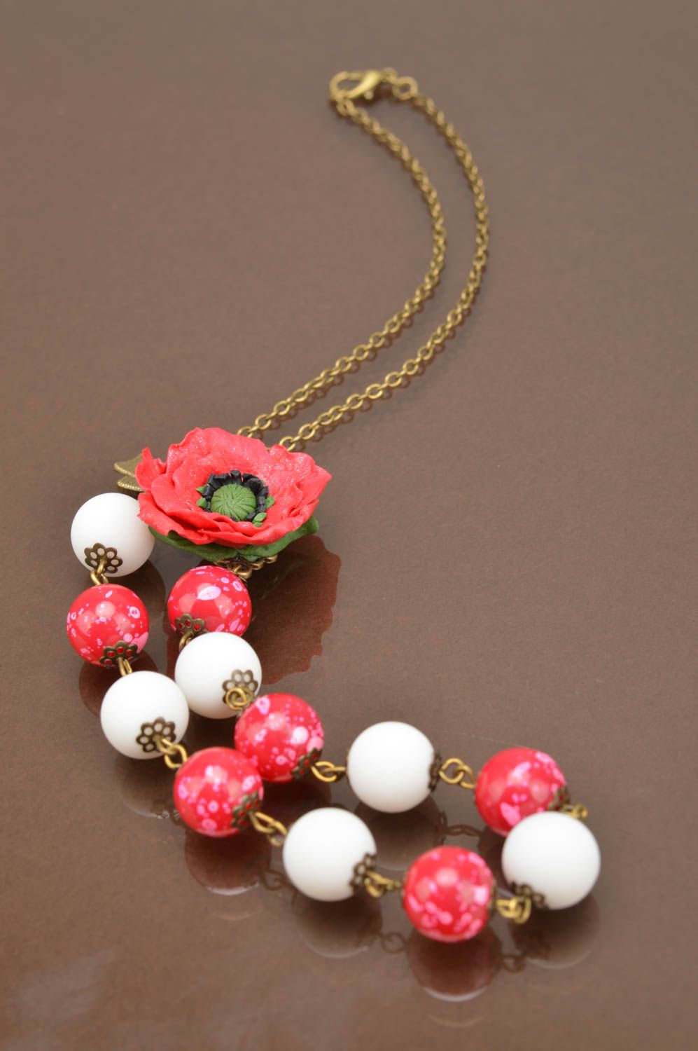 Künstlerische Halskette aus Polymerton rot mit weiß handgeschaffene Mohnblumen foto 5