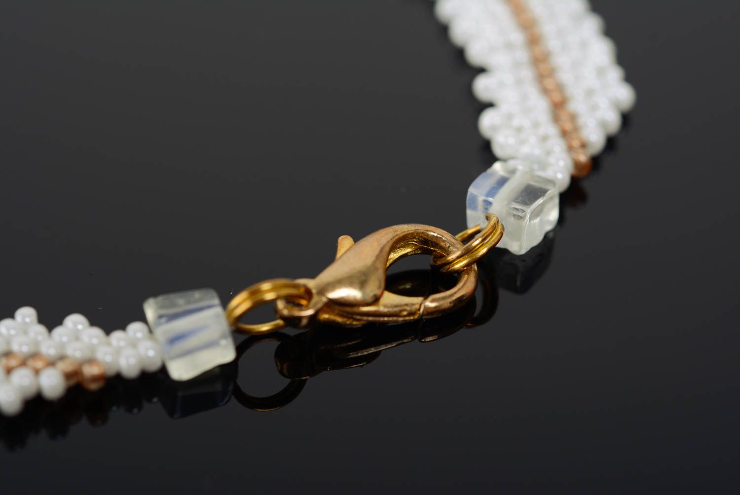 Collier en perles de rocailles large frange blanc bijou délicat de créateur photo 5