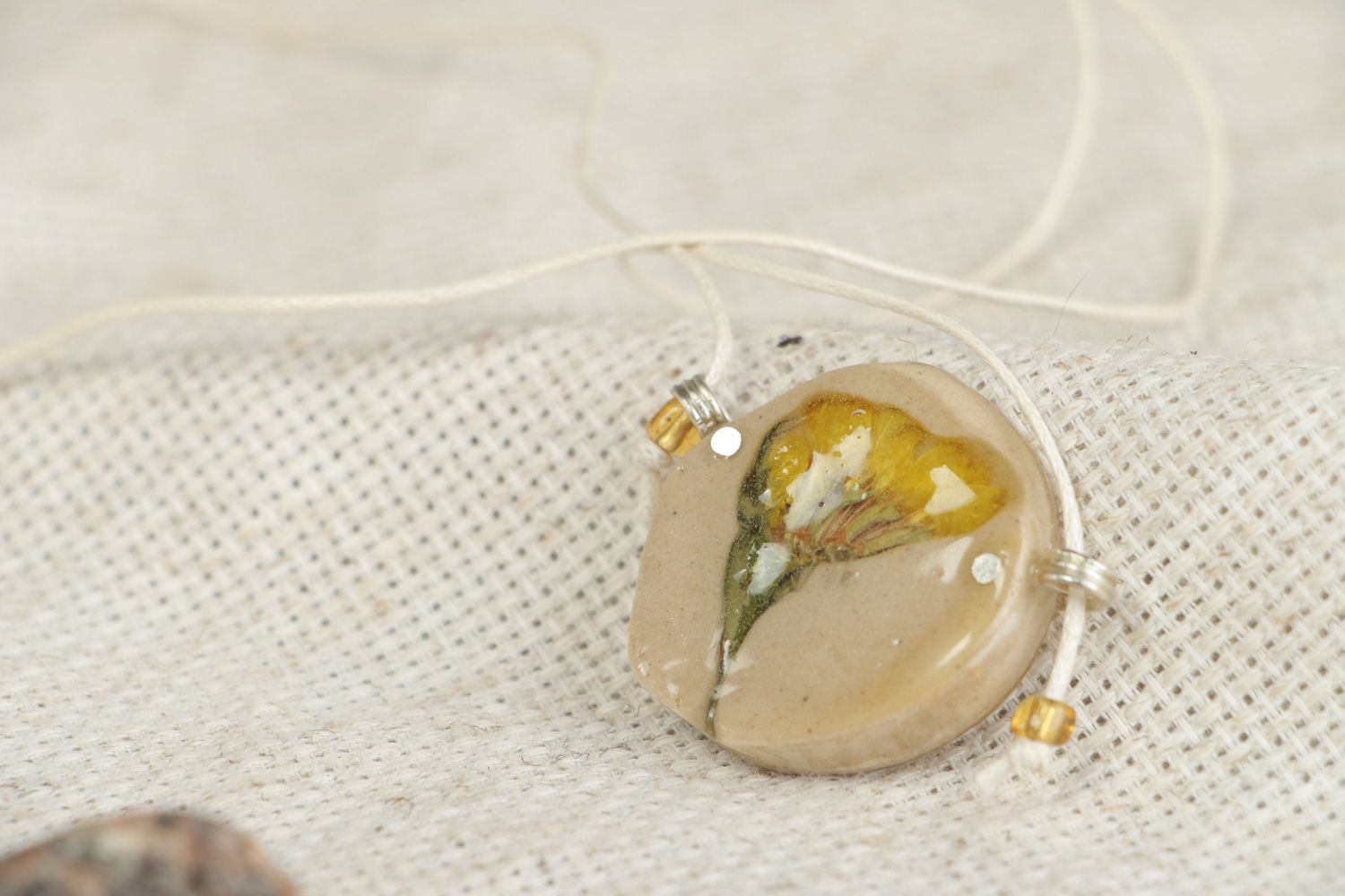 Handmade pendant with cord with dried flowers coated with epoxy photo 5