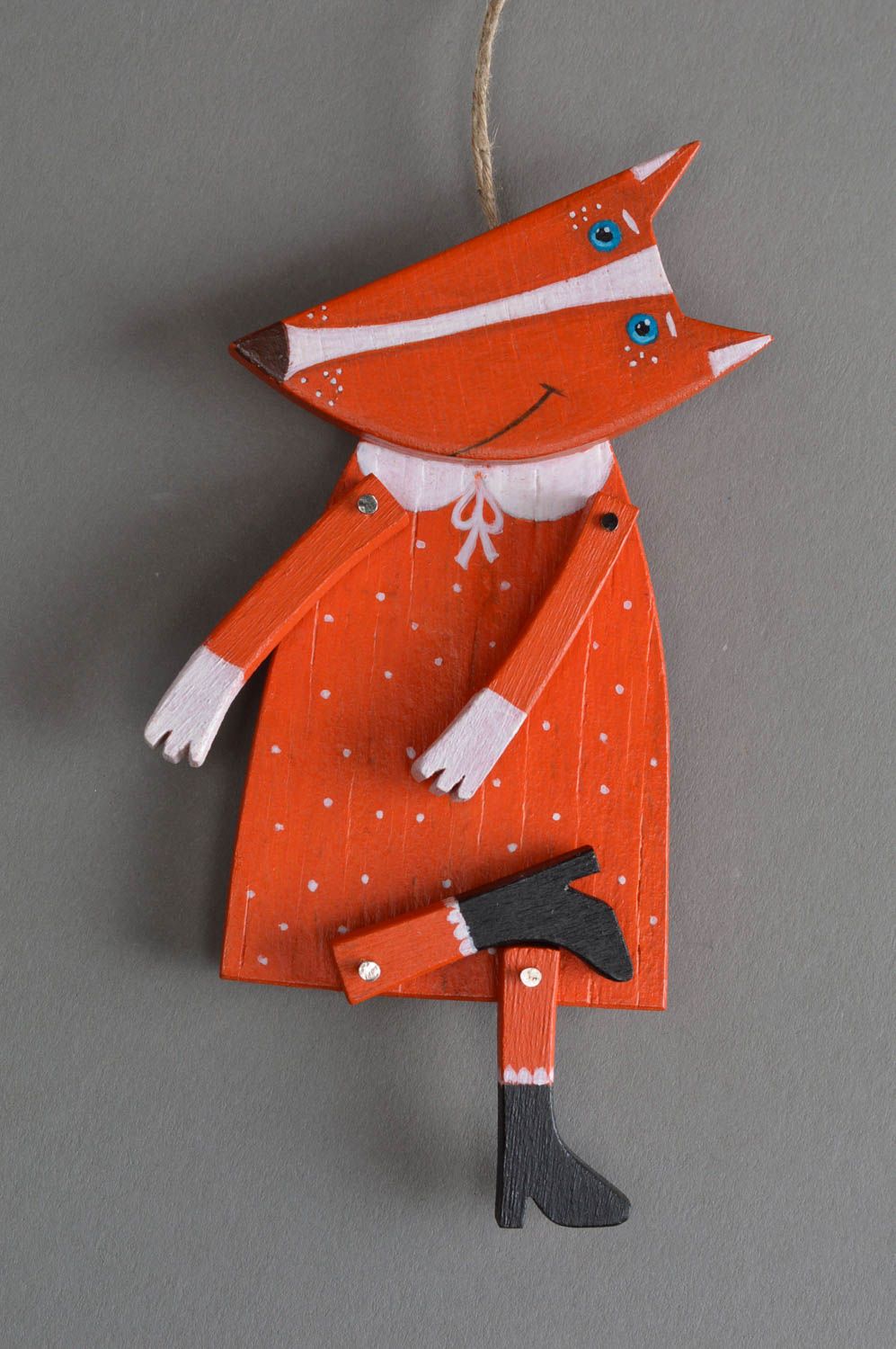 Suspension décorative jouet peint en forme de renard roux en bois faite main photo 3