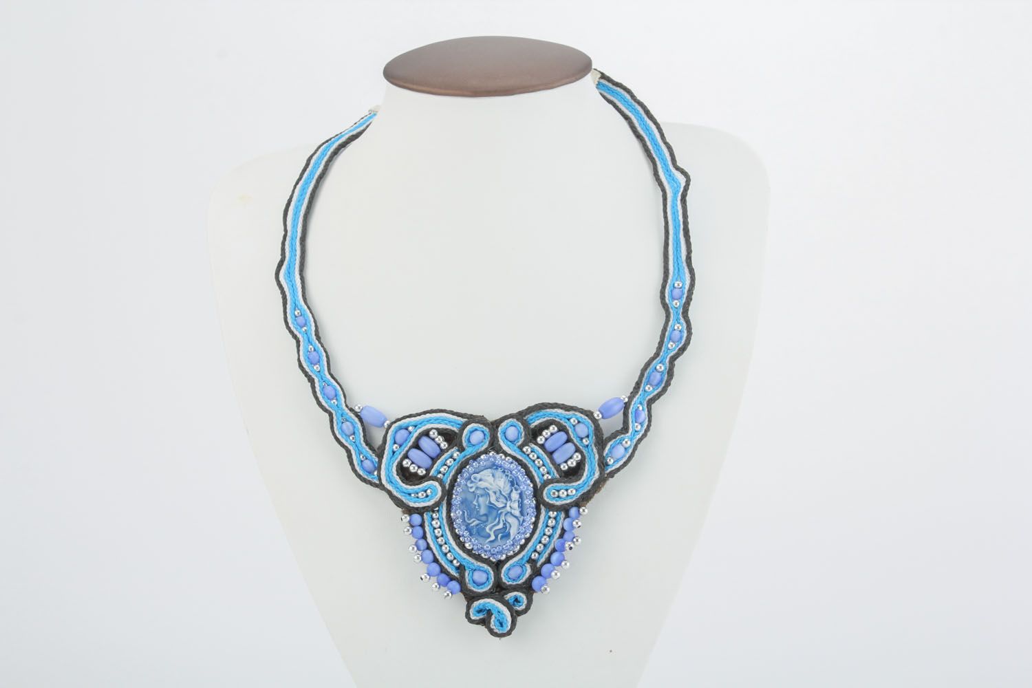 Blue necklace photo 3