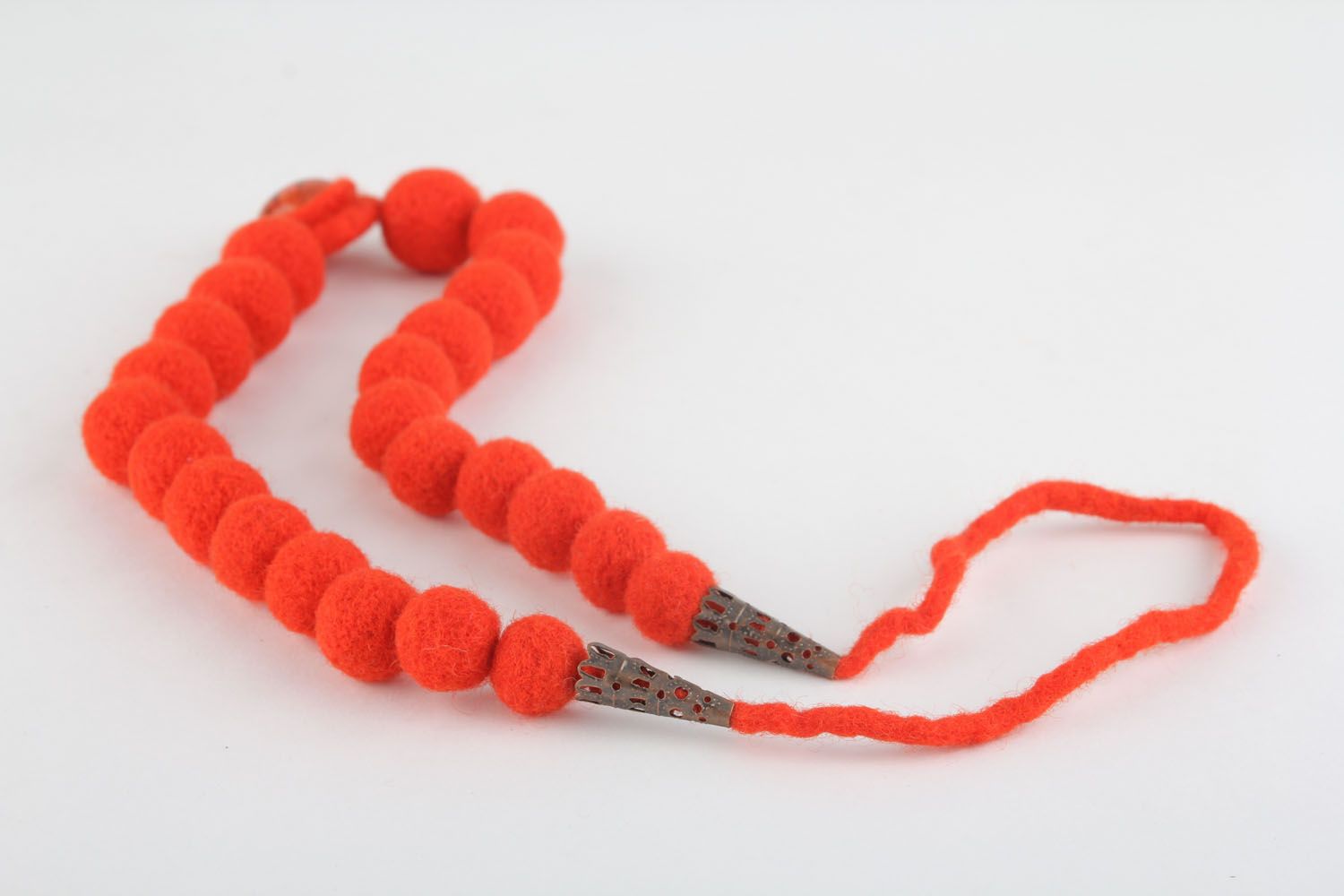 Wool felted beaded necklace photo 1