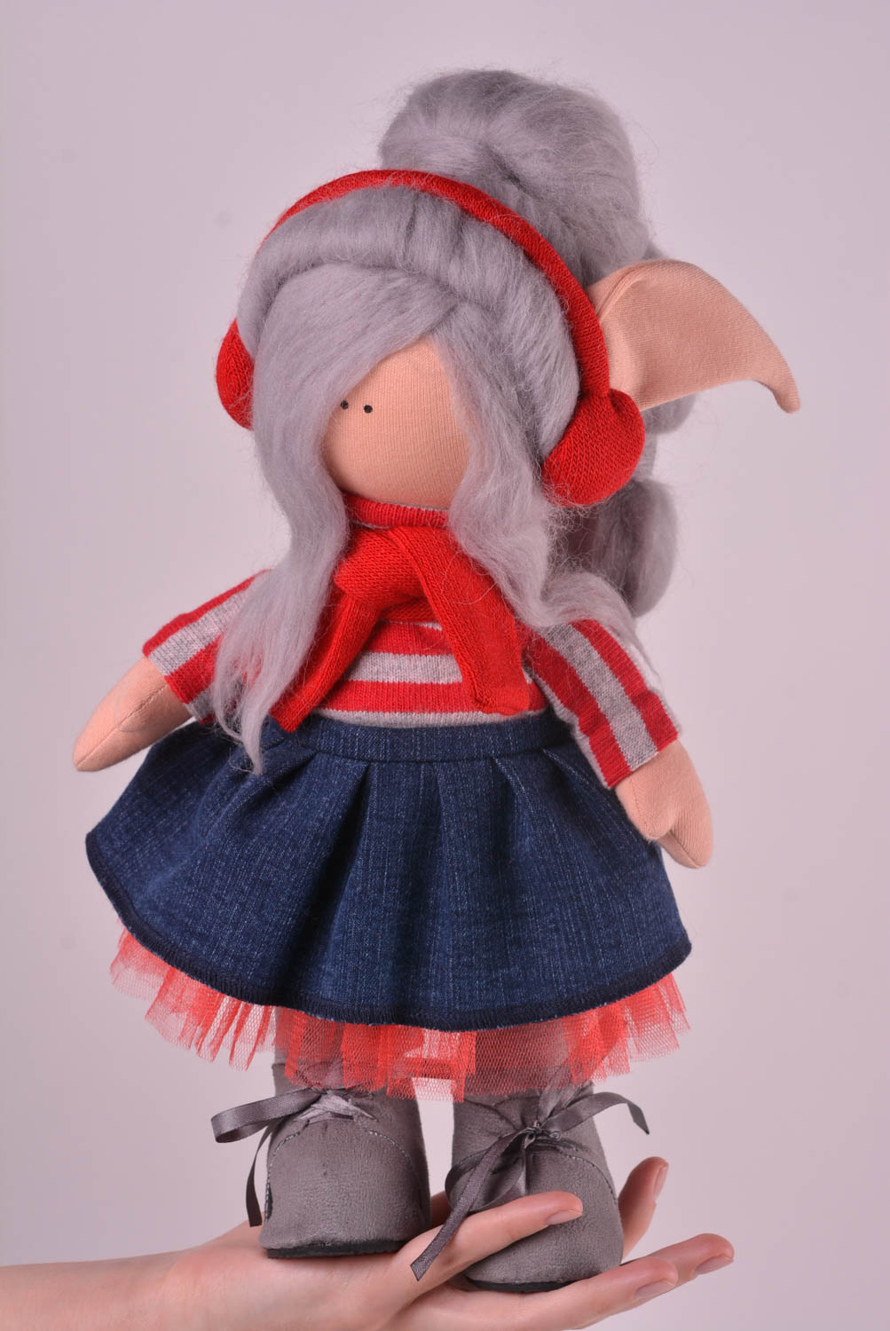 Кукла ручной работы кукла из ткани мягкая кукла из хлопка в синей юбке фото 2