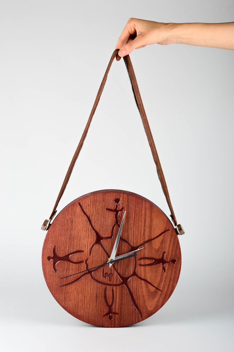 Настенные часы ручной работы необычные часы стильные круглые деревянные часы фото 1