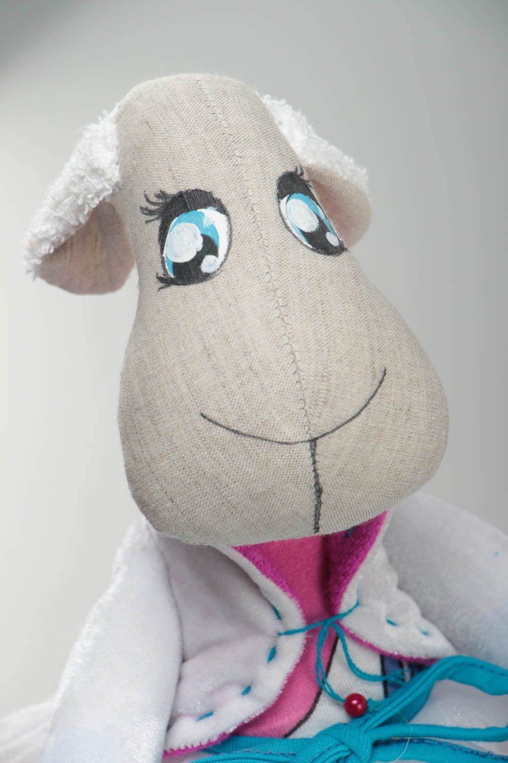 Тканевая игрушка овечка из льна ручной работы мягкая красивая для детей серая фото 3