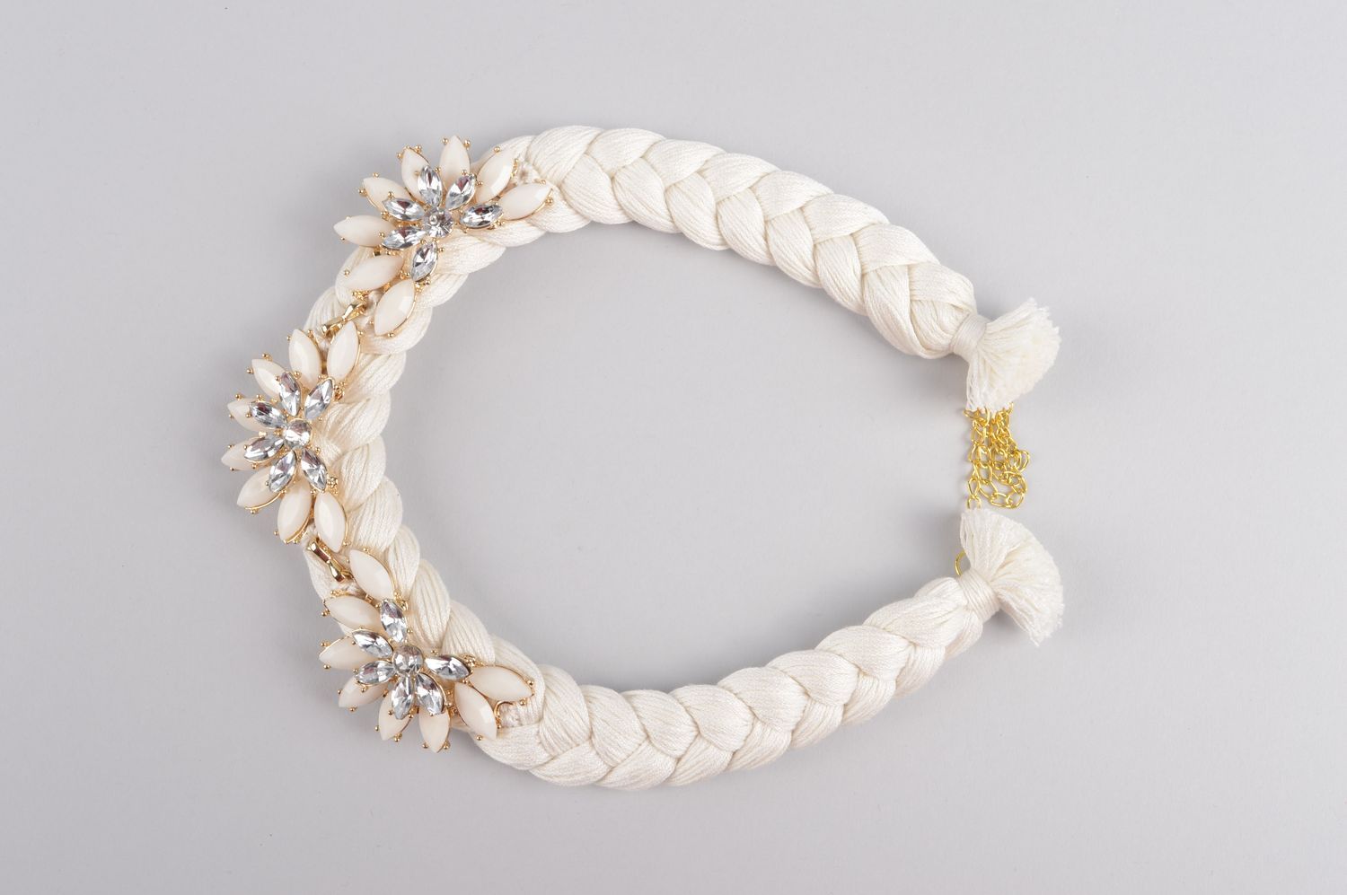 Handmade beautiful jewelry unusual white accessory massive textile necklace photo 3
