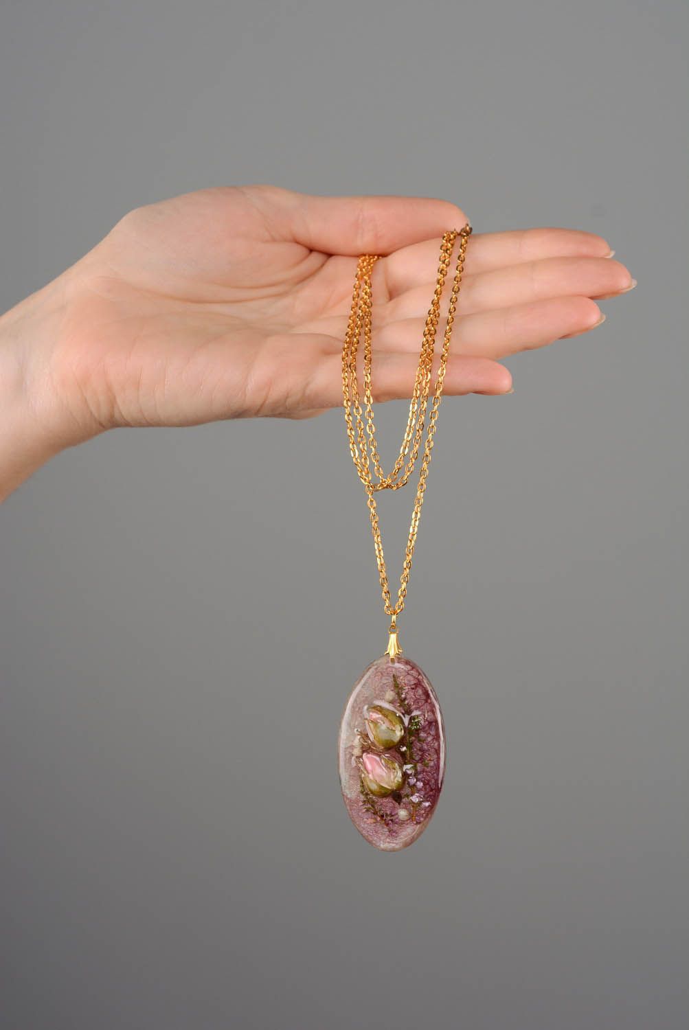 Oval pendant with chain Heather photo 2