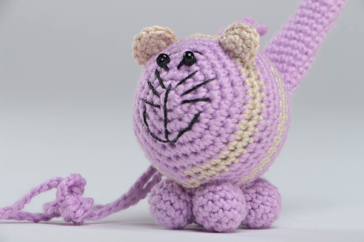 Crocheted cotton small handmade rattle toy cat handmade present for children  photo 3