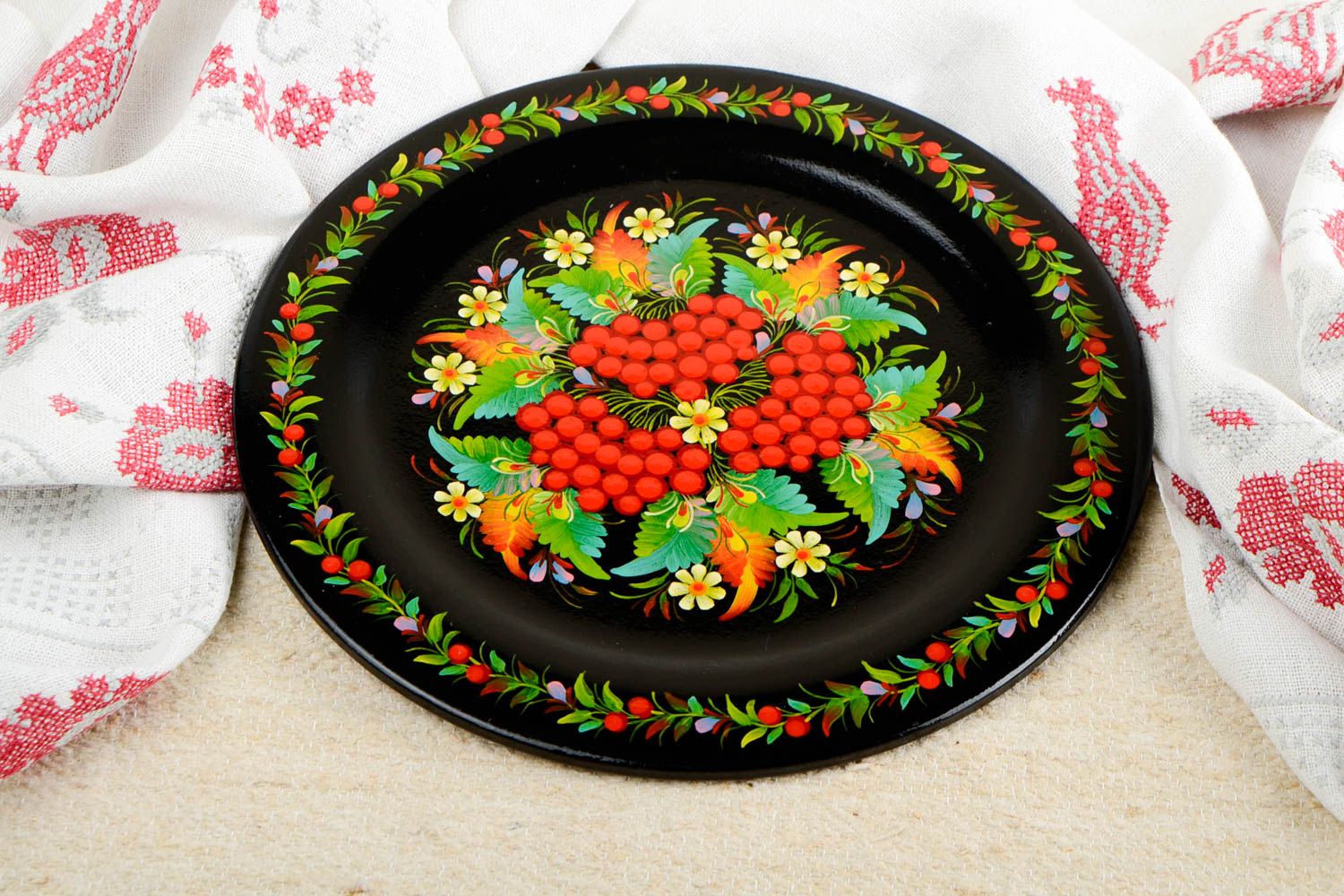 Assiette peinte faite main Vaisselle design noire originale en bois Déco maison photo 1