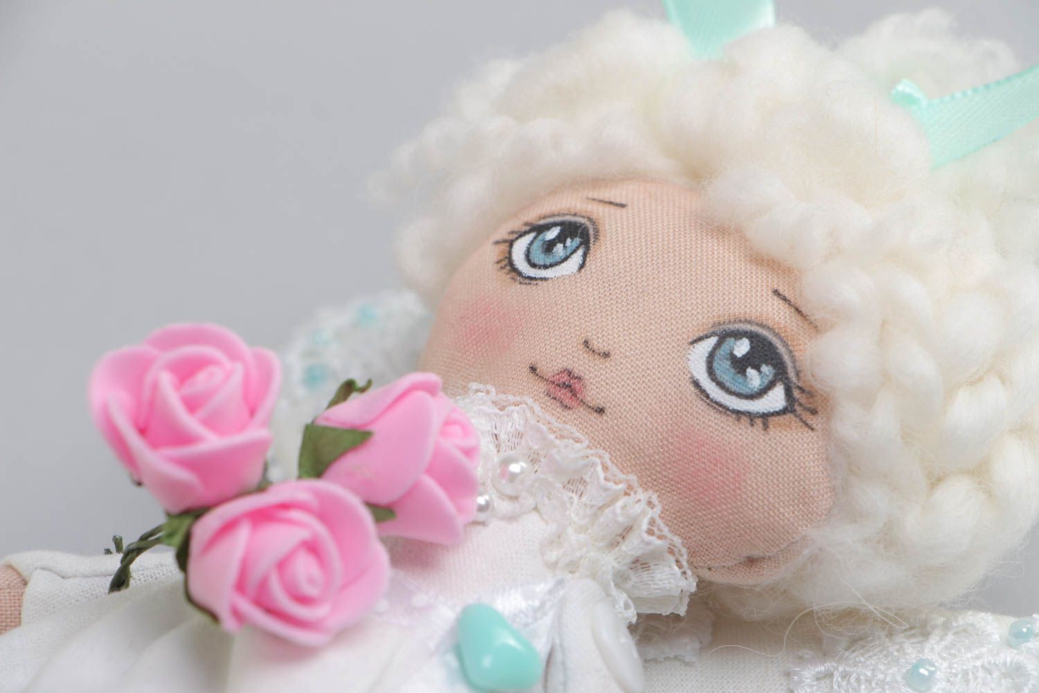 Мягкая тканевая игрушка Ангелочек в платье из хлопковой ткани ручной работы фото 3