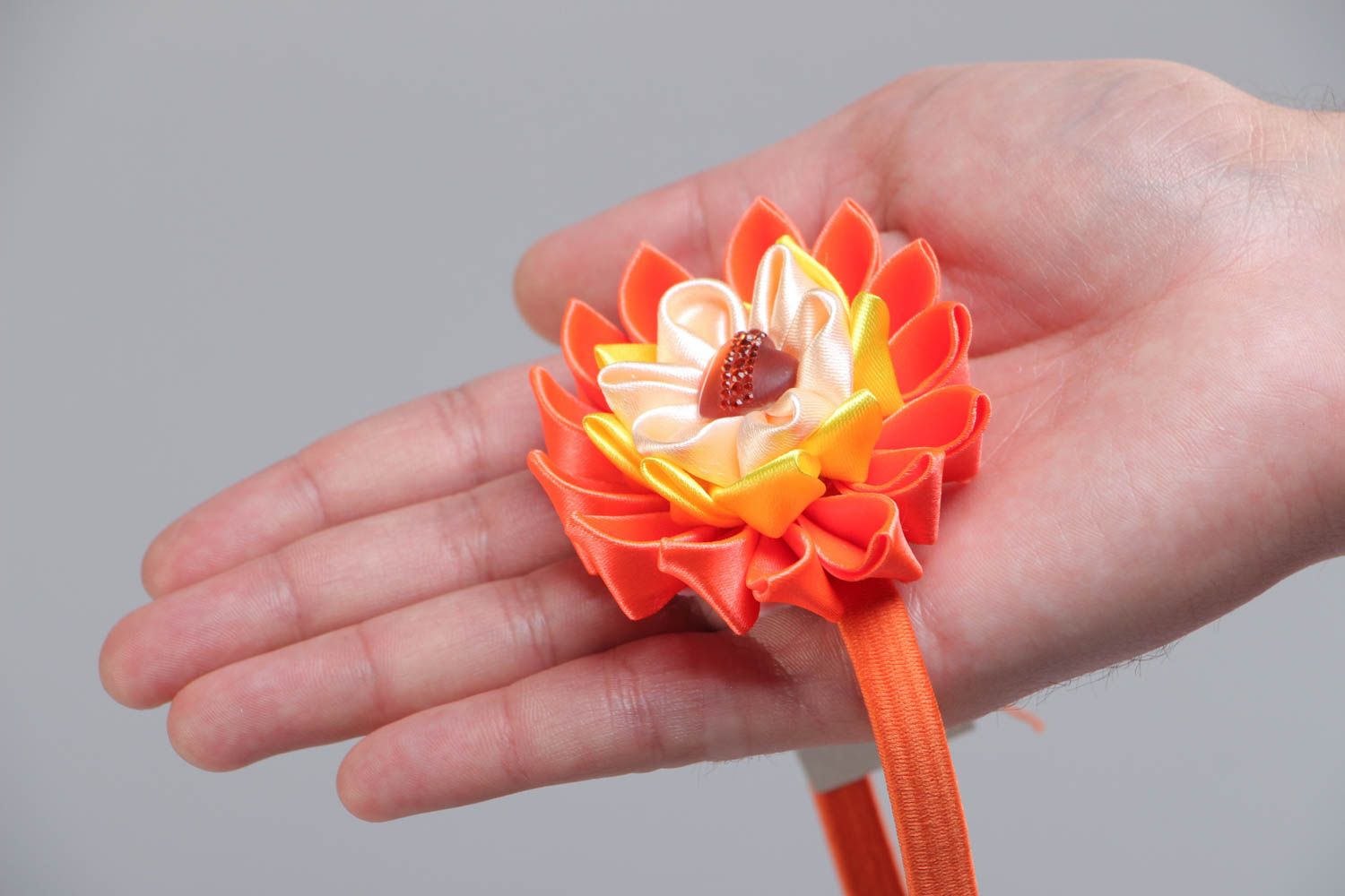 Bright women's handmade kanzashi flower hair strap for children photo 5