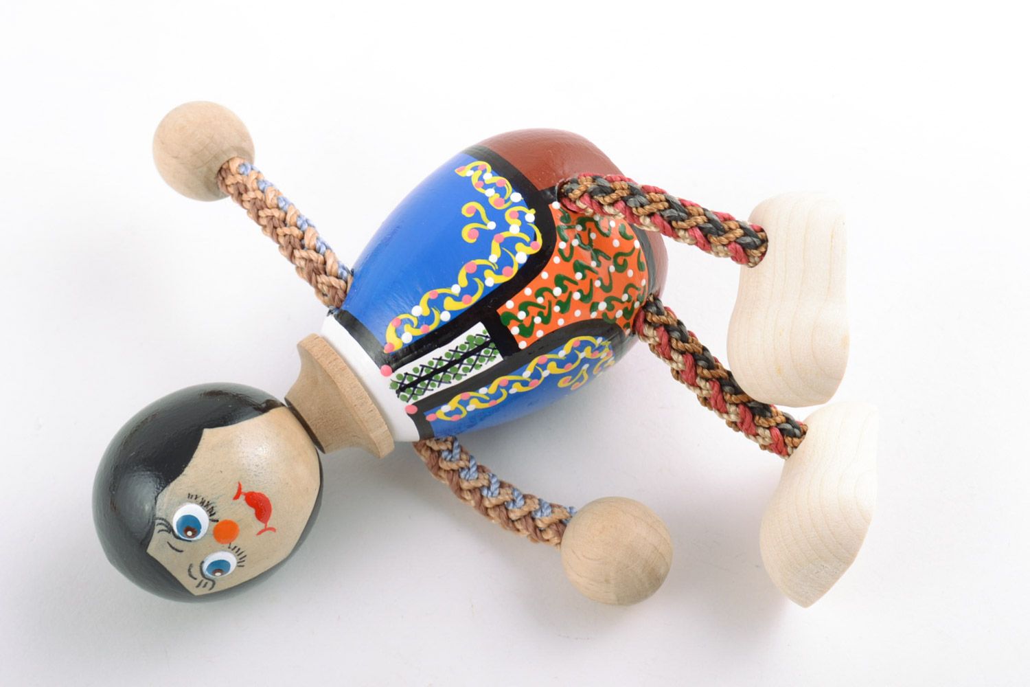 Деревянная игрушка девочка с веревочными руками и ногами ручной работы милая фото 4