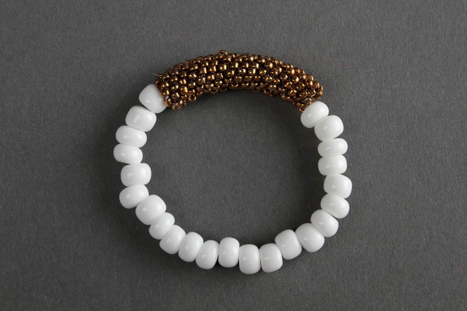 White beads bracelet with golden color centerpiece for young girls photo 5