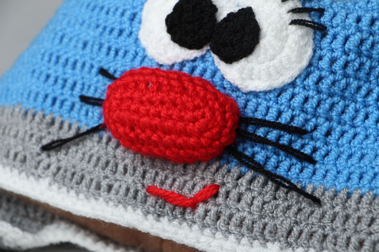 Bonnet chat bleu tricoté à la main photo 3