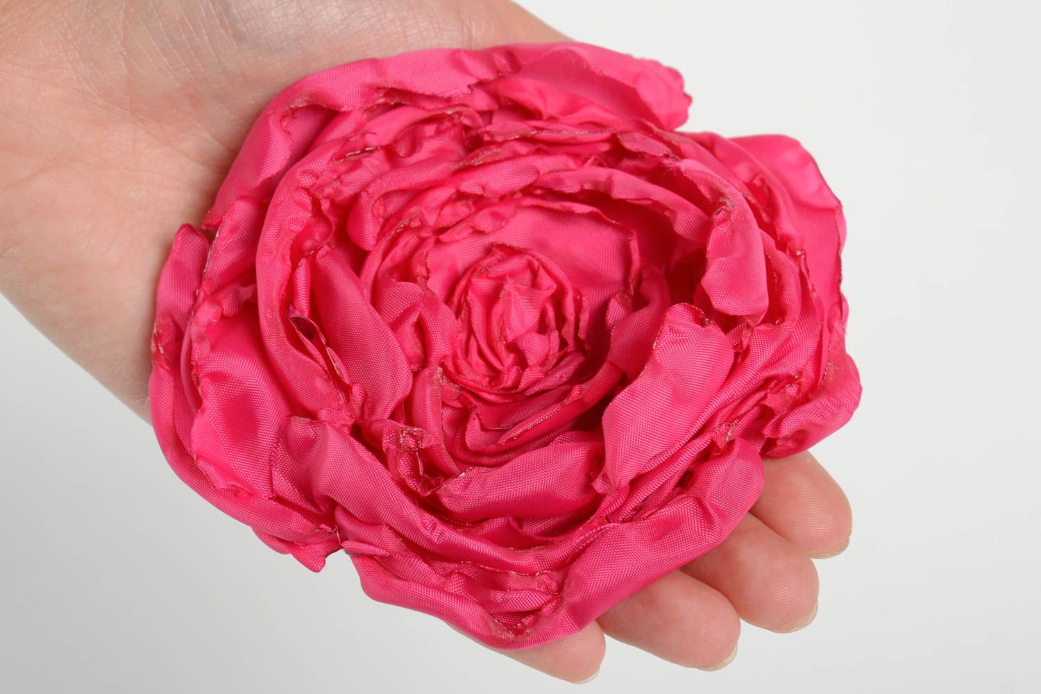 Broche fleur riche Bijou fait main Accessoire femme en rubans roses photo 5